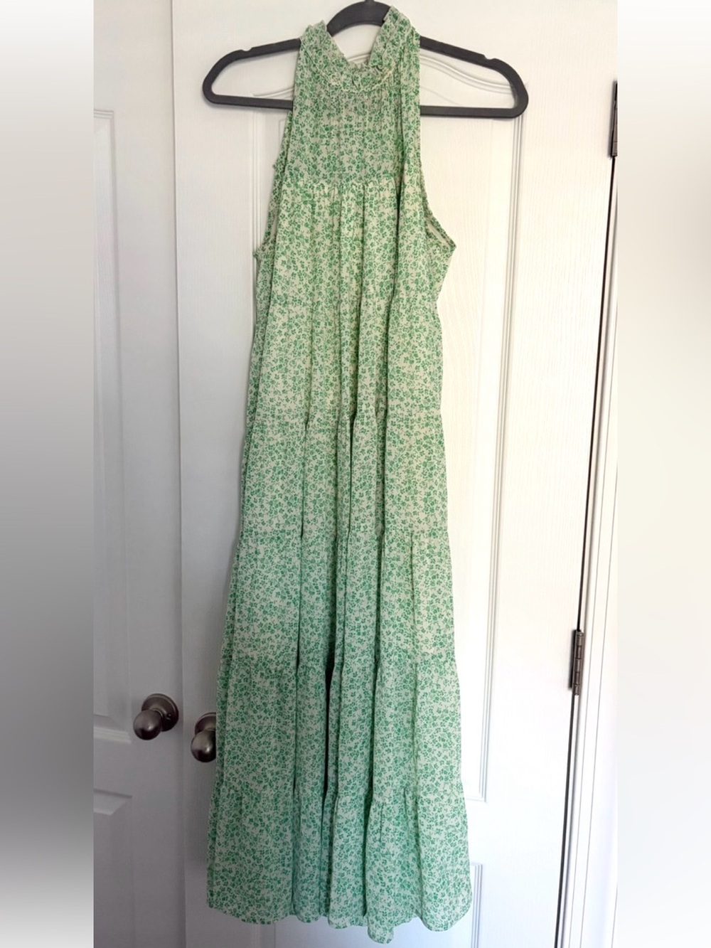 entro Light Green Floral Halter Dress
